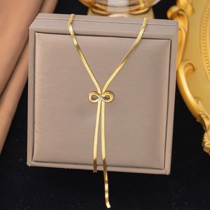 Conjunto de Collar y Pendientes de Acero Inoxidable Chapado en Oro, Impermeable, con Colgante de Lazo y Cadena de Hueso de Serpiente - Product Image 6