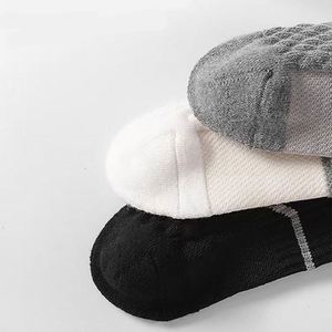 Calcetines Deportivos de Alta Calidad con Base Acolchada - Product Image 4