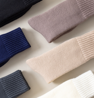 Chaussettes Elite en coton pour femmes Chaussettes pour adultes antidérapantes à usage quotidien avec logo sur le corps et les poignets