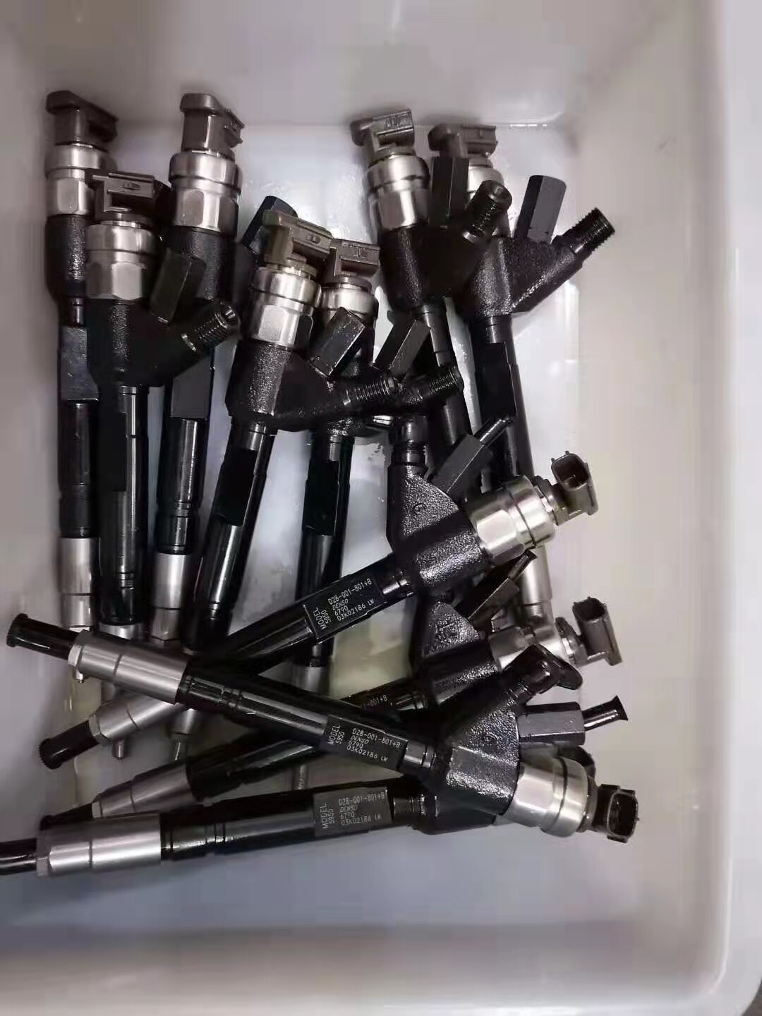 high quality fuel injector 095000-0881095000-0882 S00026161+03 injector for SC8DK185.2G3 engine injector nozzle 095000-0881