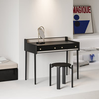 Table de toilette en rotin minimaliste et luxueuse, bureau de maquillage élégant, mobilier de chambre raffiné