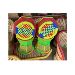 Taburetes otomanos de ratán y bambú ligeros multicolores, muebles de exhibición modernos para interiores y exteriores para mesa decorativa de dormitorio - Product Image 1