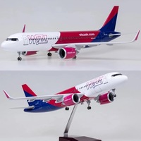 Modèle d'avion en résine à l'échelle 1/80, 47 cm, Wizz Air Airlines Airbus A320 NEO, avec lumières LED et trains d'atterrissage