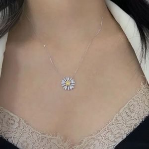 Collar con Colgante de Diamantes Amarillos en Oro Puro de 18k, Joyería de Moda Personalizada Xinfly - Product Image 2