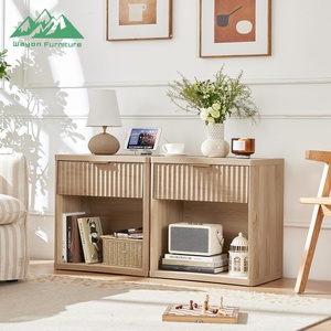 Table de chevet Wayon moderne à un tiroir en chêne massif de style croate - Product Image 2