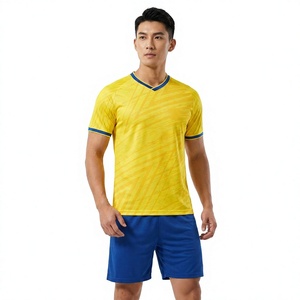 ชุดเสื้อฟุตบอลสีเหลืองน้ำเงินสำหรับผู้ชายแบบกำหนดเอง คอวี แขนสั้น ระบายเหงื่อได้ดี ลายพิมพ์แบบซับลิเมชั่น ชุดกีฬาสำหรับทีม 100% - Product Image 1