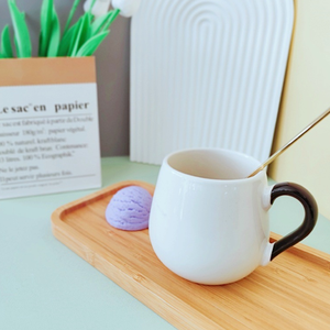 Mug en céramique moderne scandinave minimaliste grande capacité résistant aux hautes températures, personnalisable, en porcelaine, pour entreprise ODM - Product Image 6