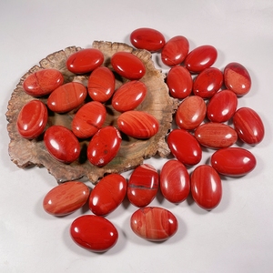 Statuetta Ovale Mini in Diaspro Rosso Huiying, Pietre Curative Colorate per Decorazione Casa - Product Image 3
