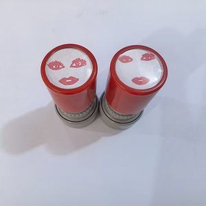 Lady <span class=keywords><strong>Gaga</strong></span> Tampon bicolore pour tampon amusant Lèvres rouges sexy et grands yeux Tampon rond pré-encreur - Product Image 3