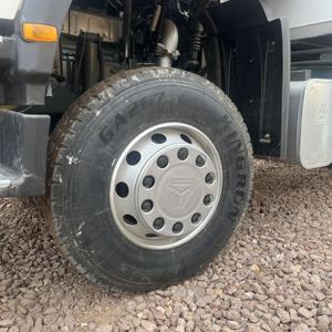 Camión Volquete Usado HOWO 371 6x4 con Motor Diésel Sinotruk en Excelentes Condiciones para Transporte de Materiales Pesados, Arena y Piedra - Product Image 6