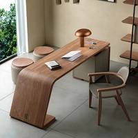 Bureau de direction moderne avec rangement pour dossiers, gestion des câbles, bureau exécutif contemporain, bureau de travail haut de gamme pour hôtel