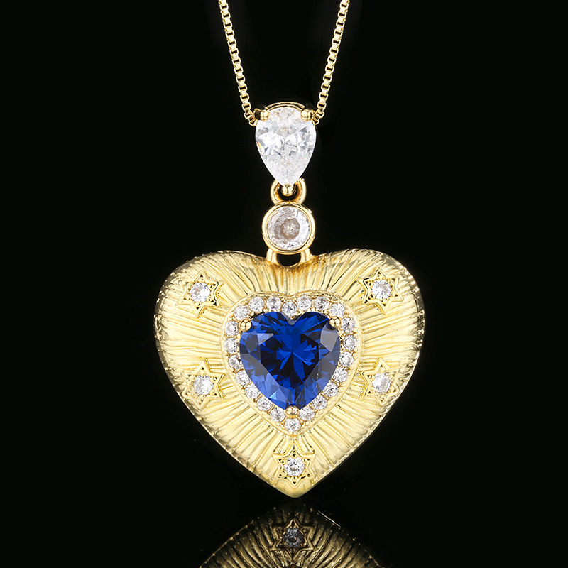 Blue pointed crystal pendant with box