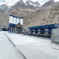 Centrale à béton HZS25, 25 m3 par heure, avec quatre bacs doseurs et un silo à ciment