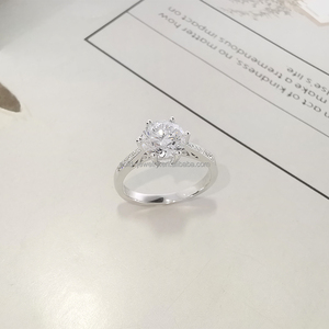 Anillo de compromiso perfeccionado Anillo de oro blanco de 18 quilates con diamante cultivado en laboratorio, el símbolo definitivo del amor moderno - Product Image 2