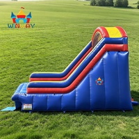 Toboggan aquatique gonflable commercial double piste pour enfants et adultes, idéal pour les fêtes estivales et les événements en extérieur