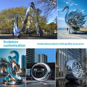 Grande sculpture en acier inoxydable sur mesure, anneau ondulé effet miroir pour aménagement aquatique extérieur, pour projets commerciaux, campus et motifs cerf - Product Image 4
