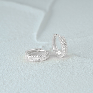 CANNER Nouvelles Boucles d'Oreilles Huggies en Or 18K et Argent 925 avec Zircon Blanc, Petites Boucles d'Oreilles Torsadées pour Femmes, Bijoux, Cadeau de Noël, Soirée - Product Image 2