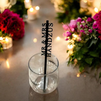 Agitateur de boisson personnalisé en acrylique Mr & Mrs, nom personnalisé, tige torsadée noire pour mariage, fiançailles, anniversaire, fête