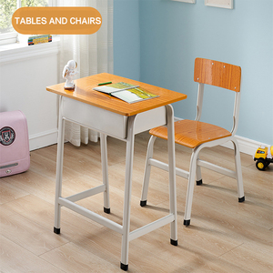 <span class=keywords><strong>Scrivania</strong></span> e Sedia <span class=keywords><strong>per</strong></span> Studenti in Legno Resistente con Telaio in Metallo, Design Moderno <span class=keywords><strong>per</strong></span> Scuola Primaria, Casa, Ufficio, Appartamento e Uso Commerciale - Product Image 2