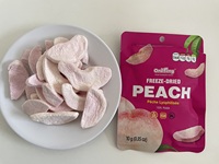 Dus Natuurlijke In Bulk Verpakte Gevriesdroogde Roze Perzik Plakjes Zoete En Knapperige Fruitchips Vacuüm Verpakt Gedroogd Fruit