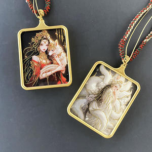 Collier en acier inoxydable plaqué or 18 carats avec pendentif renard féerique et chaîne tressée étanche – Vente en gros - Product Image 2