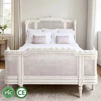 Lit en bois massif de chêne de qualité supérieure, design français durable, taille King, mobilier de chambre principale, incrustation en cannage sophistiquée, luxe