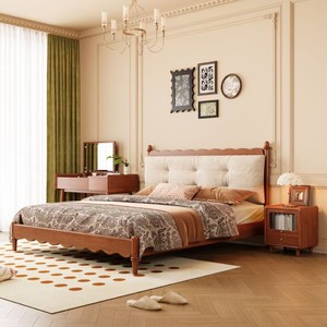 Letto matrimoniale in legno massello imbottito stile Wabi-Sabi, letto Windsor color crema per camera da letto padronale, design vintage francese - Product Image 4