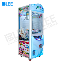 Machine de jeu de pêche aux peluches à succès avec un prix en forme de peluche, garantie 1 an, support anglais/espagnol, compatible 110V/220V