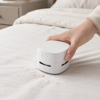 Aspirateur de bureau rechargeable compact et personnalisable pour le nettoyage des résidus de collations et des déchets de table dans les dortoirs