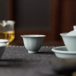 Taza de té Guanlan Sky Blue Ru Kiln, taza individual pequeña de porcelana, nuevo estilo chino para el hogar y para invitados. - Product Image 3