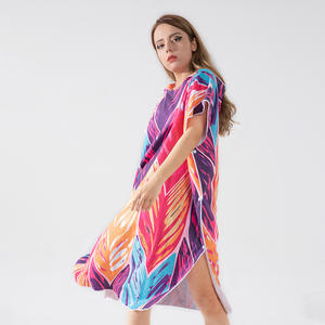 Serviette de plage en microfibre sans sable avec <span class=keywords><strong>poncho</strong></span> à capuche <span class=keywords><strong>Poncho</strong></span> de changement de <span class=keywords><strong>surf</strong></span> en polyester personnalisable compressé pour la vente en gros - Product Image 1