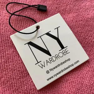 square shape trademark logo 1mm thickness uniform paper tag,cheap price custom clothes hang clothing tag