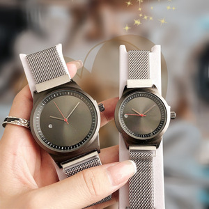 Reloj de Cuarzo de Lujo de Marca Superior para Hombre y Mujer, Reloj de Pulsera Casual de Moda para Parejas, Montres Femme, Caja de Aleación, Esfera de Cristal, Hangzhou - Product Image 2
