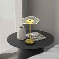 Lámpara de Mesa Moderna de Metal de Lujo, Lámpara Nocturna LED, Batería Recargable por USB, Control Táctil Flexible, Temperatura de Color Ajustable