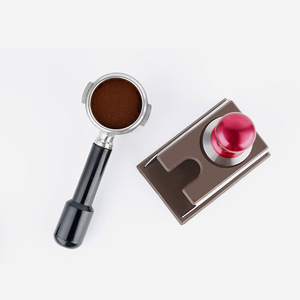 Ensemble de tasses à café L-Beans avec poignée rouge et base en métal pour la préparation de l'espresso - Product Image 1