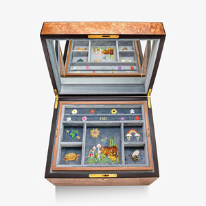 Caja de Joyería con Temática de Flora y <span class=keywords><strong>Fauna</strong></span>, Caja de Madera de Nogal para Pulseras y Collares, Estuche de Almacenamiento de Pendientes Bordado en Terciopelo Personalizado - Product Image 1