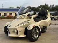 Can-Am Spyder RT Limited, moto à trois roues de luxe pour le tourisme, tricycle roadster avec rangement complet