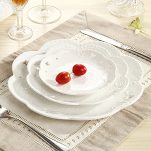 <span class=keywords><strong>Assiette</strong></span> en céramique ronde en relief de style européen de 8 pouces peinte à la main sous glaçure <span class=keywords><strong>couleur</strong></span> artisanat <span class=keywords><strong>assiette</strong></span> à Dessert gâteau aux fruits creux - Product Image 4