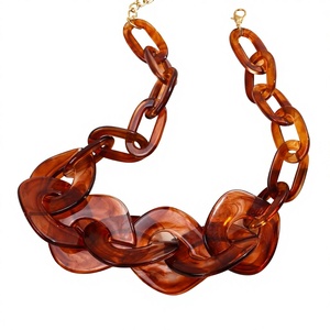 Collar de Resina Hecho a Mano para Mujer, Collar con Colgante de Resina Vintage, Joyería Elegante, Collar de Resina Floral, Regalo Hecho a Mano - Product Image 1
