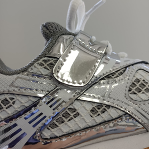 Ready Stock 2025 트렌드 키즈 디자이너 스니커즈 어린이 느슨하고 편안한 은색 럭셔리 스포츠 신발 - Product Image 6