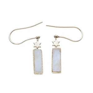 Boucles d'oreilles pendantes étoile en argent 925 avec pierre naturelle sertie clos, style minimaliste, bijoux pour femme au quotidien - Product Image 1