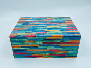 Boîte de rangement de bijoux en bois personnalisable avec compartiment pour cosmétiques et colliers Boîte à bijoux durable faite à la main artisanale - Product Image 4