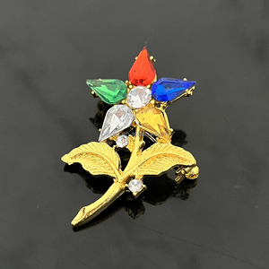 Broche en strass en forme <span class=keywords><strong>de</strong></span> fleur <span class=keywords><strong>de</strong></span> hérosine <span class=keywords><strong>de</strong></span> l'Ordre <span class=keywords><strong>de</strong></span> l'Étoile <span class=keywords><strong>de</strong></span> l'Orient du Masonic <span class=keywords><strong>Depot</strong></span> - Product Image 2