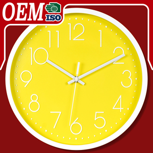 Orologio da Parete Moderno Giallo con Cornice Bianca, Numeri in Rilievo, Movimento al Quarzo Silenzioso, Rotondo, per Cameretta Bambini, Ufficio, Soggiorno - Product Image 1
