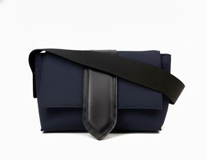 Sac bandoulière en nylon imperméable et durable, petit sac messager pour hommes, sac à bandoulière urbain fonctionnel, OEM/ODM - Product Image 2