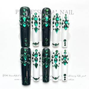 Nuovi Arrivi all'Ingrosso: Adesivi per Manicure Francese 3D con Strass, Confezione da 10 Pezzi Riutilizzabili Applicati a Mano - Product Image 2