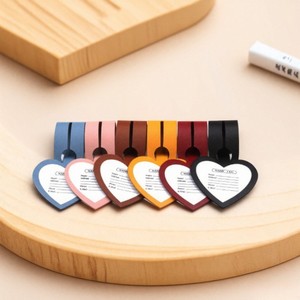 Étiquette de <span class=keywords><strong>bagage</strong></span> en cuir PU avec impression de soie créative en forme de cœur, étiquette de <span class=keywords><strong>bagage</strong></span> pour <span class=keywords><strong>avion</strong></span>, étiquette de contrôle d'enregistrement - Product Image 6