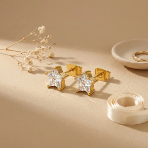 Boucles d'oreilles tendance en zircon étoile pour femmes, plaquées or véritable 18 carats, acier inoxydable 304, électroplaqué sous vide, imperméables, ne se décolore pas - Product Image 2