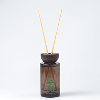 Marque privée de luxe Premium Reed Diffuseur Set DIY Home Fragrance Aroma Diffuseur Longue durée Huile Essentielle pour Hôtel Verre