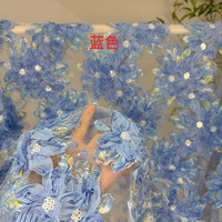 Tissu en tulle à ruban floral 3D en gros, tissu à sequins, tissu brodé à grandes fleurs pour robes de soirée et vêtements féminins